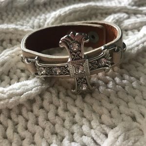 Buckle brand leather bracelet.